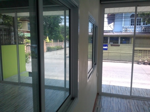 เปลี่ยนรั้วหน้าบ้านให้เป็นร้านค้า เริ่มต้นกิจการเล็ก ๆ