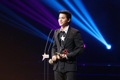 Nine Entertain Awards 2014 เจมส์ จิรายุ คว้าขวัญใจมหาชน