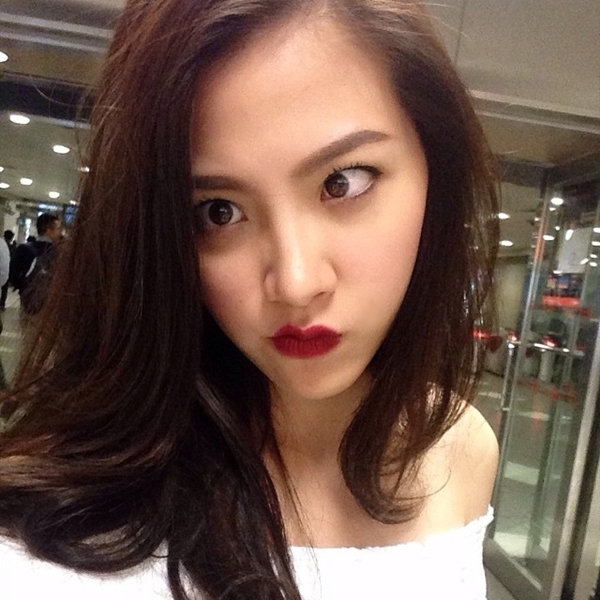 ใบเฟิร์น พิมพ์ชนก เที่ยวสิงคโปร์กับน้องชายแบบชิล ๆ