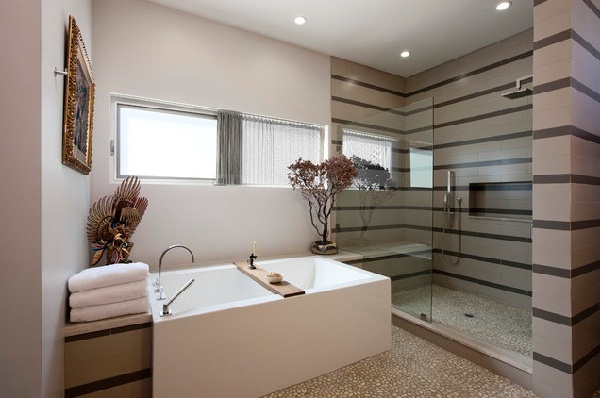15 ห้องน้ำลายขวาง ช่วยลวงตาให้ดูกว้างขึ้น