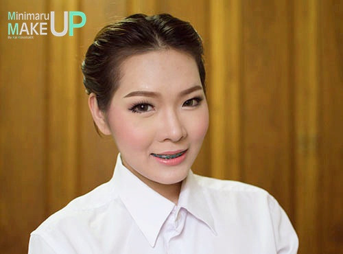 แต่งหน้ารับปริญญาด้วยตัวเอง แต่งหน้ารับปริญญาด้วยตัวเอง