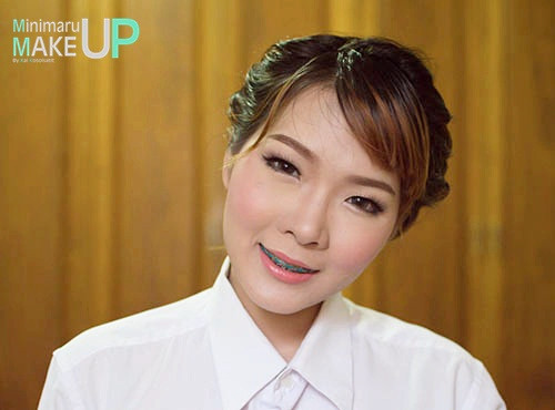 แต่งหน้ารับปริญญาด้วยตัวเอง แต่งหน้ารับปริญญาด้วยตัวเอง