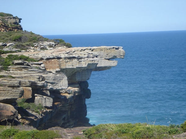 ชะง่อนผาน่าหวาดเสียว 