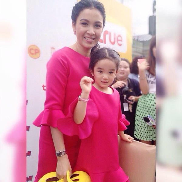 ดาราพาเหรด พาลูกเที่ยววันเด็ก