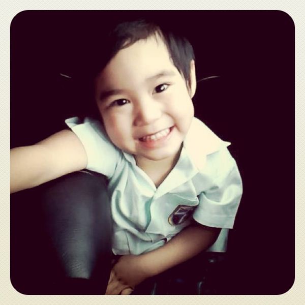 น้องปลาวาฬ หนุ่มน้อยขี้เล่น ในตะวันฉายในม่านเมฆ