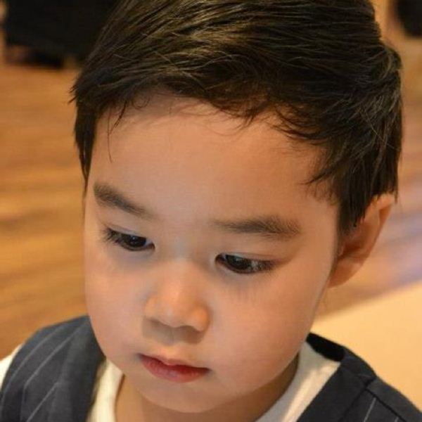 น้องปลาวาฬ หนุ่มน้อยขี้เล่น ในตะวันฉายในม่านเมฆ