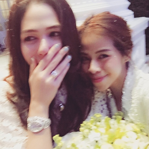 น็อต วิศรุต ขอ ชมพู่ อารยา แต่งงาน