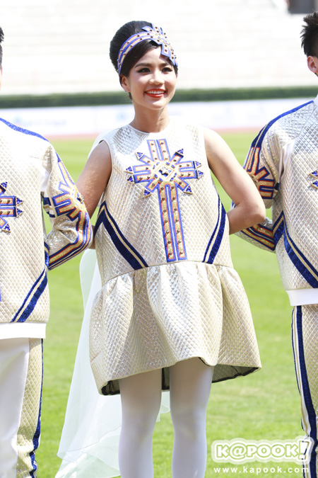 ประชันสาวสวยหนุ่มหล่อ งานบอลจุฬาฯ-ธรรมศาสตร์ 