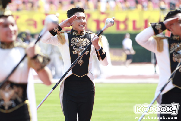 ประชันสาวสวยหนุ่มหล่อ งานบอลจุฬาฯ-ธรรมศาสตร์ 