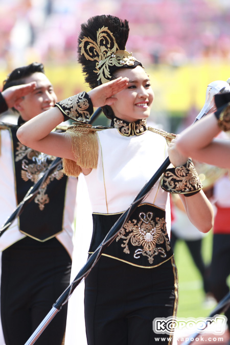 ประชันสาวสวยหนุ่มหล่อ งานบอลจุฬาฯ-ธรรมศาสตร์ 