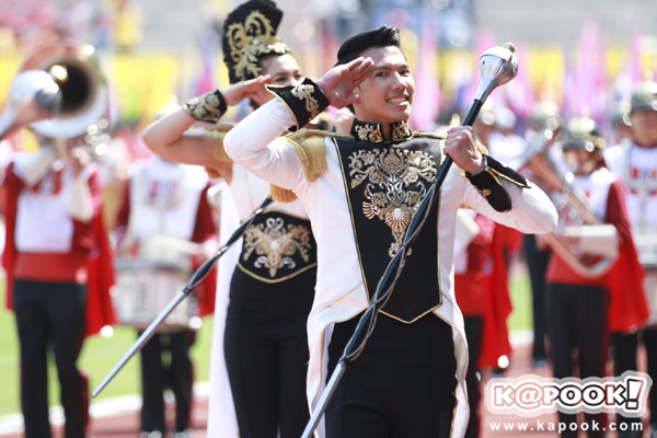 ประชันสาวสวยหนุ่มหล่อ งานบอลจุฬาฯ-ธรรมศาสตร์ 