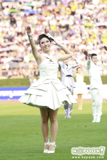 ประชันสาวสวยหนุ่มหล่อ งานบอลจุฬาฯ-ธรรมศาสตร์ 