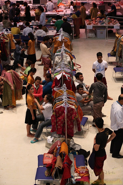 โขน จองถนน