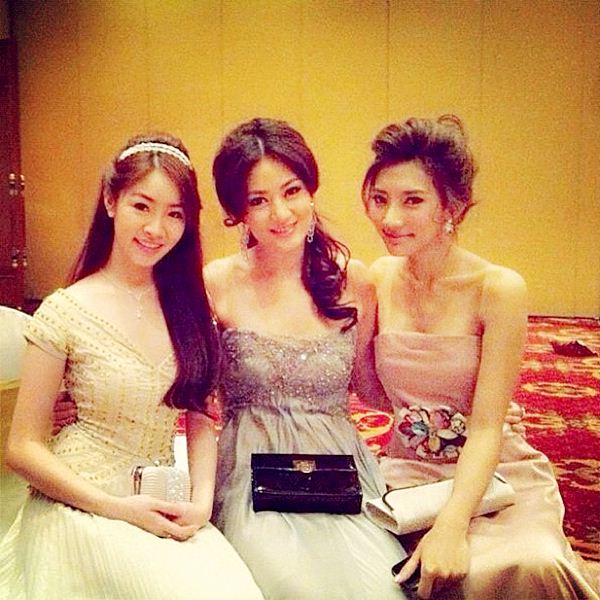 เบื้องหลังกอง มณีสวาท
