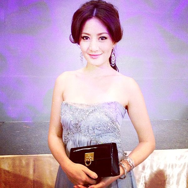 เบื้องหลังกอง มณีสวาท