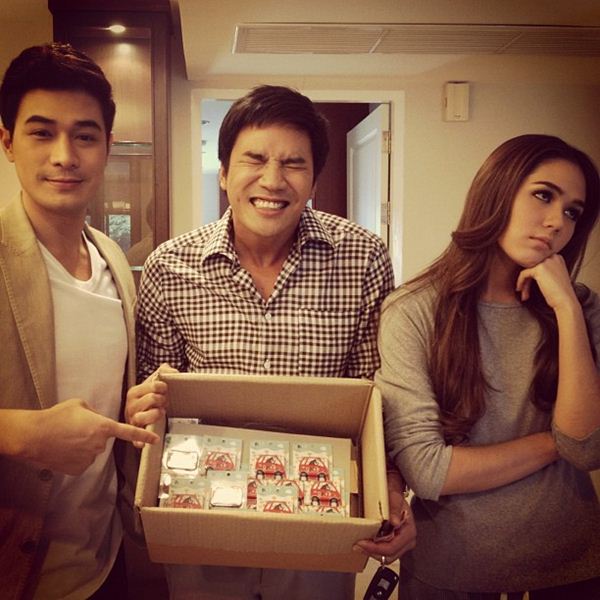 ภาพเบื้องหลัง จากกองถ่ายละคร คุณสามี (กำมะลอ) ที่รัก