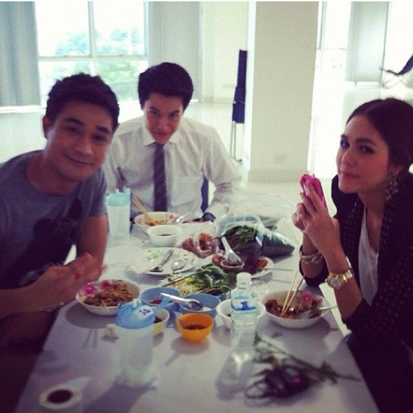 ภาพเบื้องหลัง จากกองถ่ายละคร คุณสามี (กำมะลอ) ที่รัก