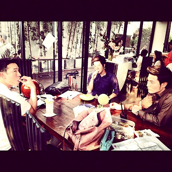 เบื้องหลังกอง มณีสวาท