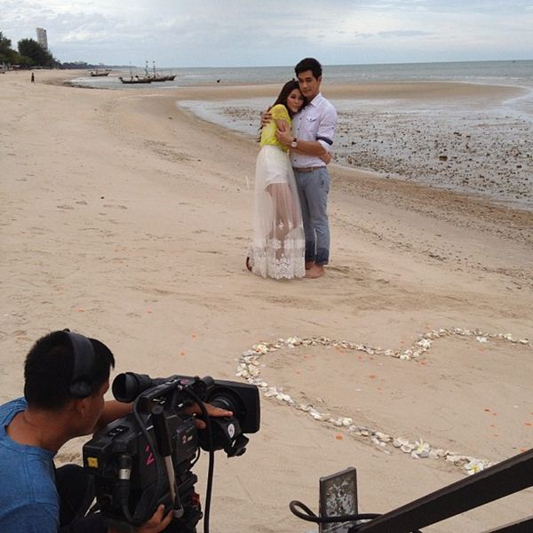 ภาพเบื้องหลัง จากกองถ่ายละคร คุณสามี (กำมะลอ) ที่รัก