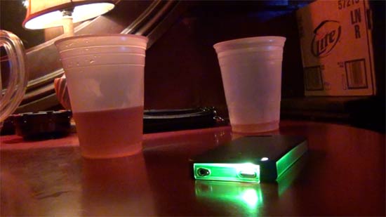 แฟลชเชอร์ เคสไอโฟนเรืองแสงสุดเจ๋ง