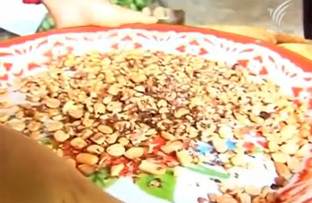 ข้าวเกรียบปากหม้ออัญชัน