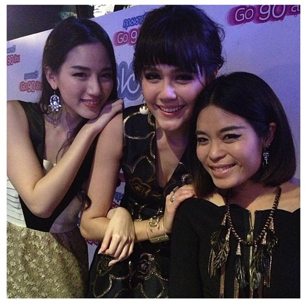 คุณนายโฮ ฉลองรายได้ 90 ล้าน