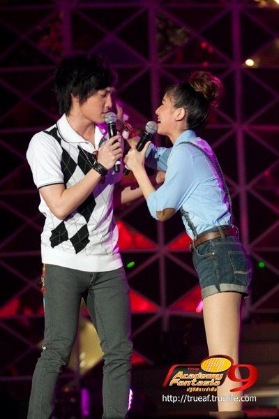 ไบรท์-เนสท์ คู่ฟิน แห่งบ้าน af9