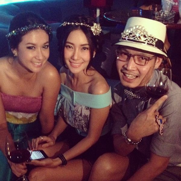 กีตาร์ ศิริพิชญ์ ชวนเพื่อนสาวมาฮาเฮ เป่าเค้กวันเกิด