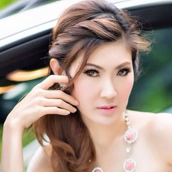 หมออ้อย ถูกใจ แฟนคลับเเฉ มิคกี้ ควงสาวจ้ำจี้ที่คอนโดฯ
