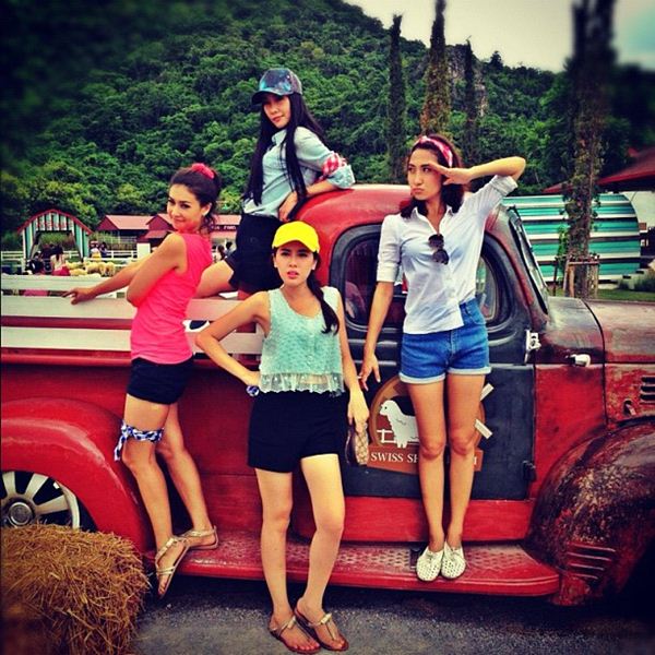 ที่นี่หมอชิต นุ่นควงเพื่อนสาวตะลุยหัวหิน