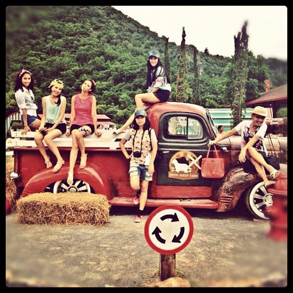 ที่นี่หมอชิต นุ่นควงเพื่อนสาวตะลุยหัวหิน