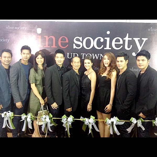 รวมเหล่าดารา 7 สี ร่วมเปิดร้าน Wine Society