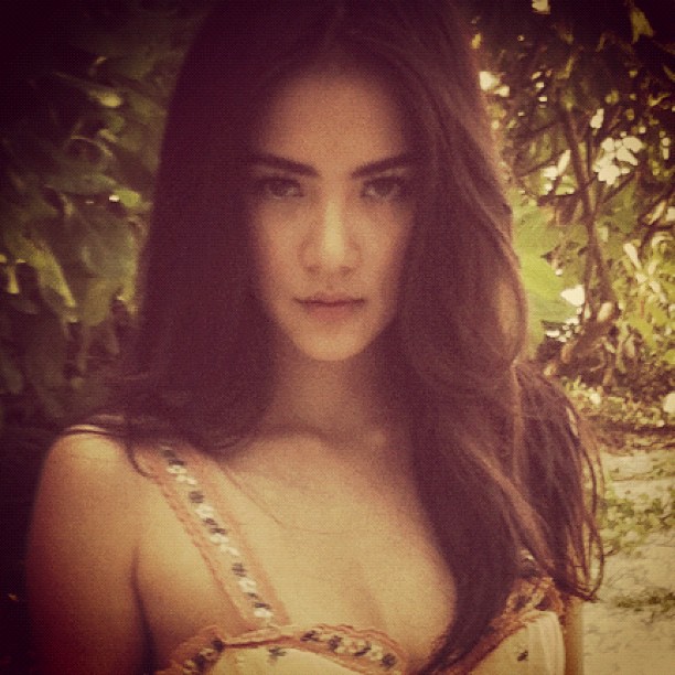 กิ๊ฟซี่ เกิร์ลลี่เบอร์รี่