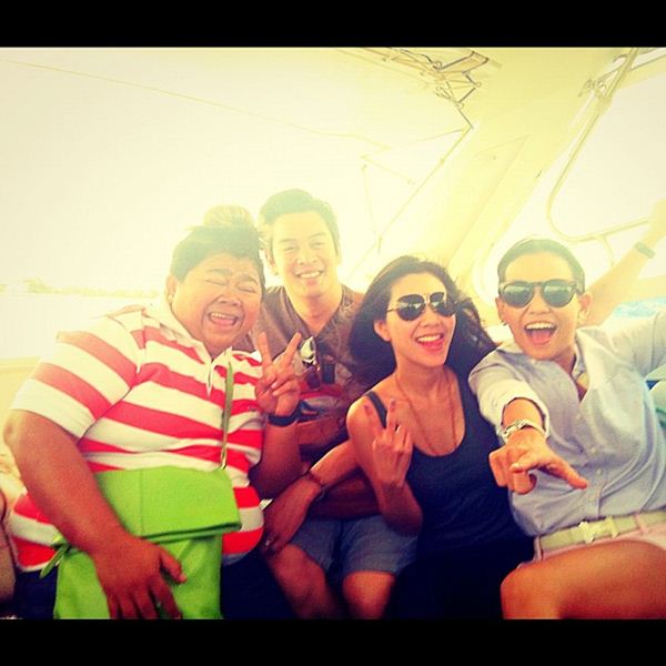 ฉันไปค้างคืนกับซุปตาร์ : ชาคริต-วุ้นเส้น หวานเบา ๆ ที่เกาะสีชัง