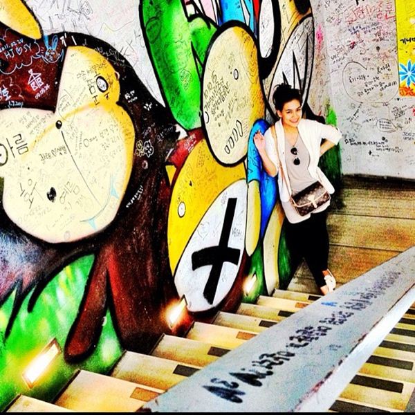 เมคเกอร์ กรุ๊ป บุกเต้น กังนัม สไตล์ ถึงเเดนกิมจิ