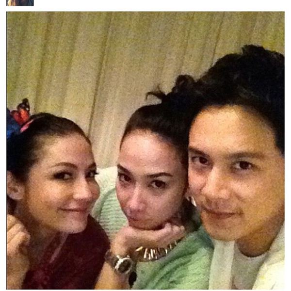 อั้ม กับก๊วนเพื่อน ในวันชิล ๆ ที่ร้านฟลุค เกริกพล