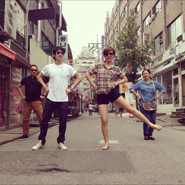 เมคเกอร์ กรุ๊ป บุกเต้น กังนัม สไตล์ ถึงเเดนกิมจิ