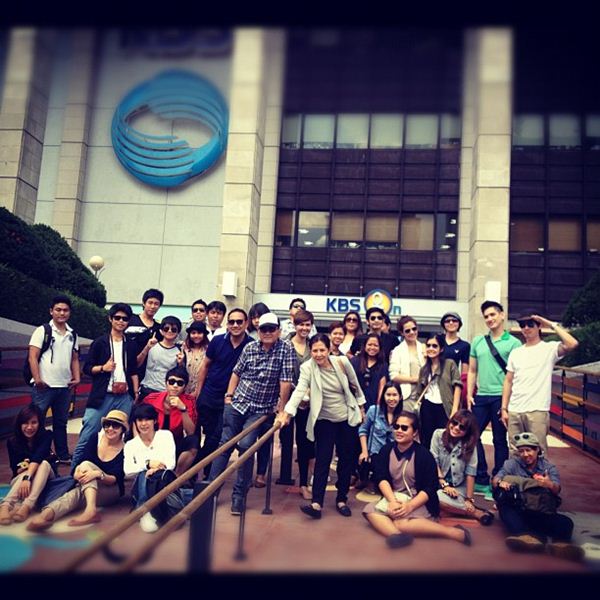 เมคเกอร์ กรุ๊ป บุกเต้น กังนัม สไตล์ ถึงเเดนกิมจิ