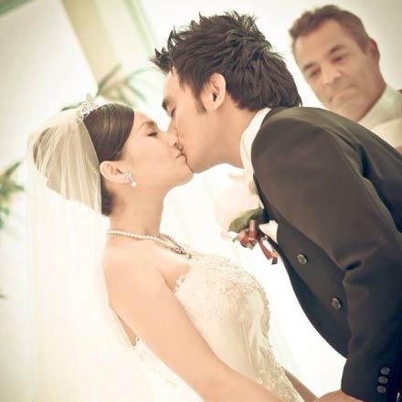 เต๊ะ ศตวรรษ แต่งงาน