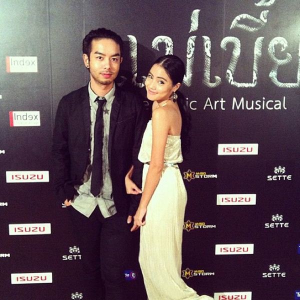  กวาง เอบี นอร์มอล กับแฟนสาวลูกครึ่ง