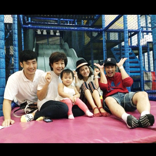 น้องวันใหม่ ยิ้มแป้น บอย มาร์กี้ พาเที่ยวสวนสนุก