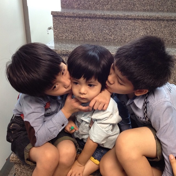 วันเฉลิม 4 รุ่น น้องเมลิค น้องแม็ค น้องยอร์ช เจมส์ จิรายุ รวมตัว น่ารักสุด ๆ