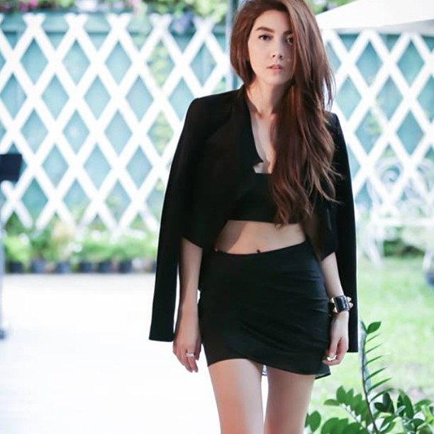 วุ้นเส้น วิริฒิพา แย้มนาม