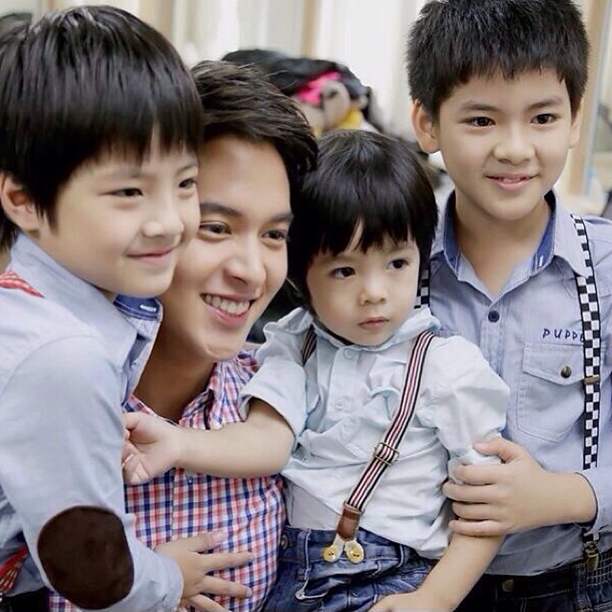วันเฉลิม 4 รุ่น น้องเมลิค น้องแม็ค น้องยอร์ช เจมส์ จิรายุ รวมตัว น่ารักสุด ๆ