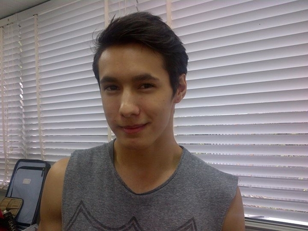 จัสติน อกัสติน หรือ ปีเตอร์ สามีตีตรา หล่อแซบอย่าบอกใคร