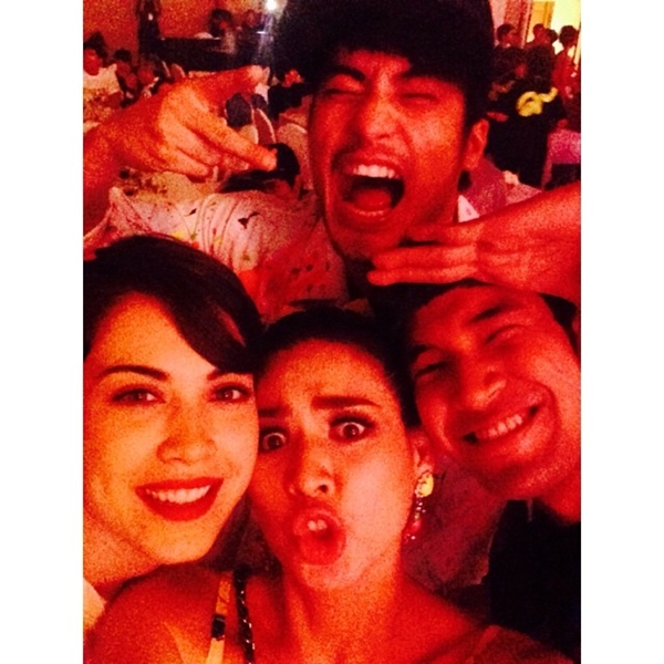 งานครอบครัวละคร ช่อง 3 ธีมปาร์ตี้เรืองแสง แรงสูง ซุปตาร์คับคั่ง