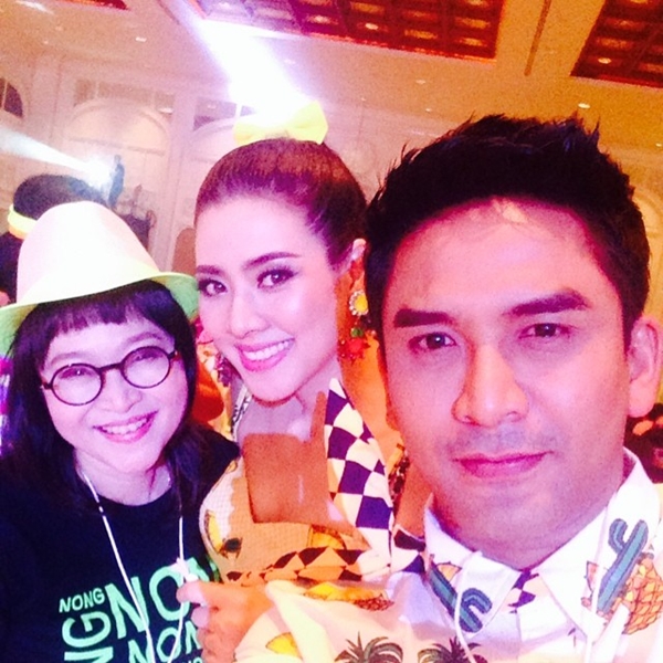 งานครอบครัวละคร ช่อง 3 ธีมปาร์ตี้เรืองแสง แรงสูง ซุปตาร์คับคั่ง