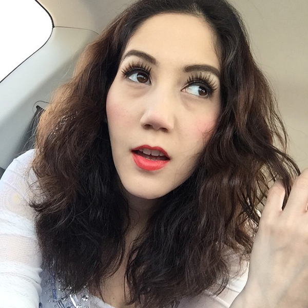 เจมี่ บูเฮอร์ โพสต์ IG รูปสตรอว์เบอร์รี ด่าคนแอ๊บอยากเป็นไฮโซ