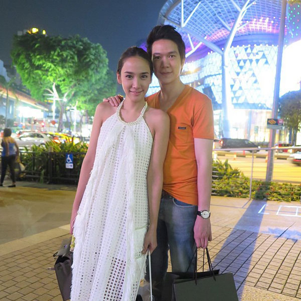 อั้ม เมินหมอดูทักแต่ง แอมป์ ปีหน้า