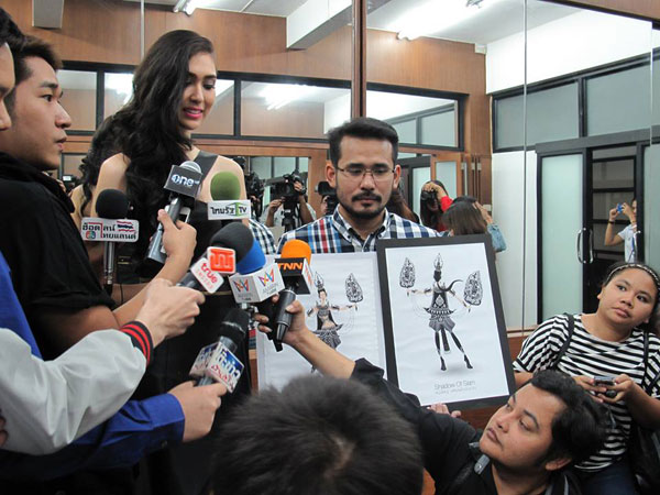 ชุดประจำชาติไทย 2014 Shadow play of Siam